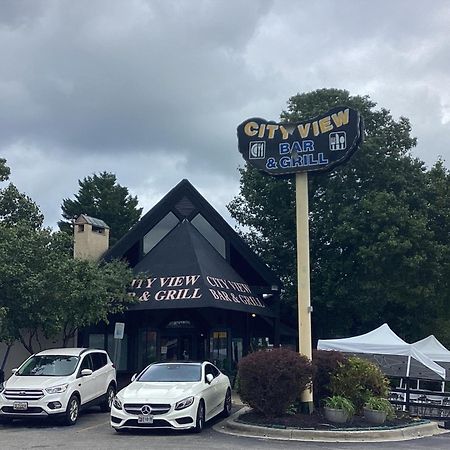 Super 8 By Wyndham Baltimore Northwest Екстериор снимка