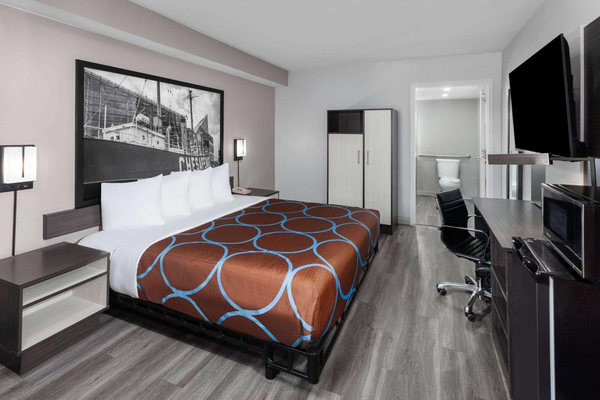 Super 8 By Wyndham Baltimore Northwest Екстериор снимка