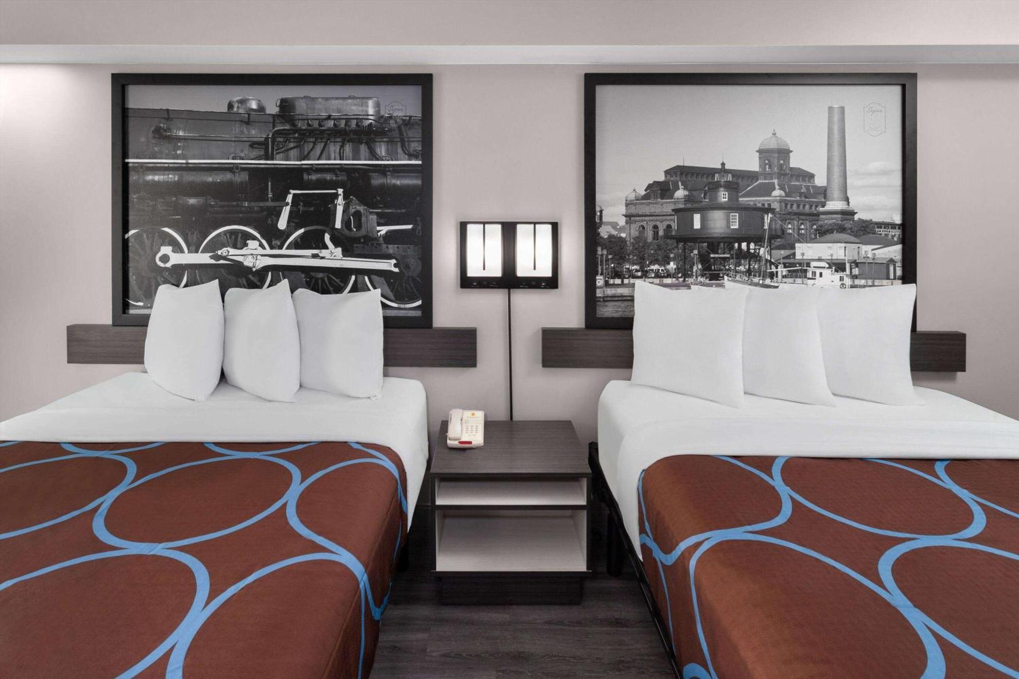 Super 8 By Wyndham Baltimore Northwest Екстериор снимка