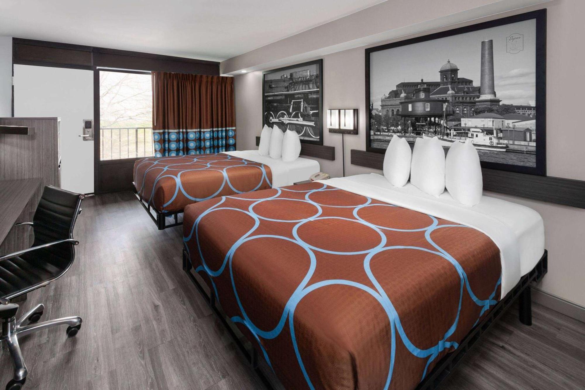 Super 8 By Wyndham Baltimore Northwest Екстериор снимка