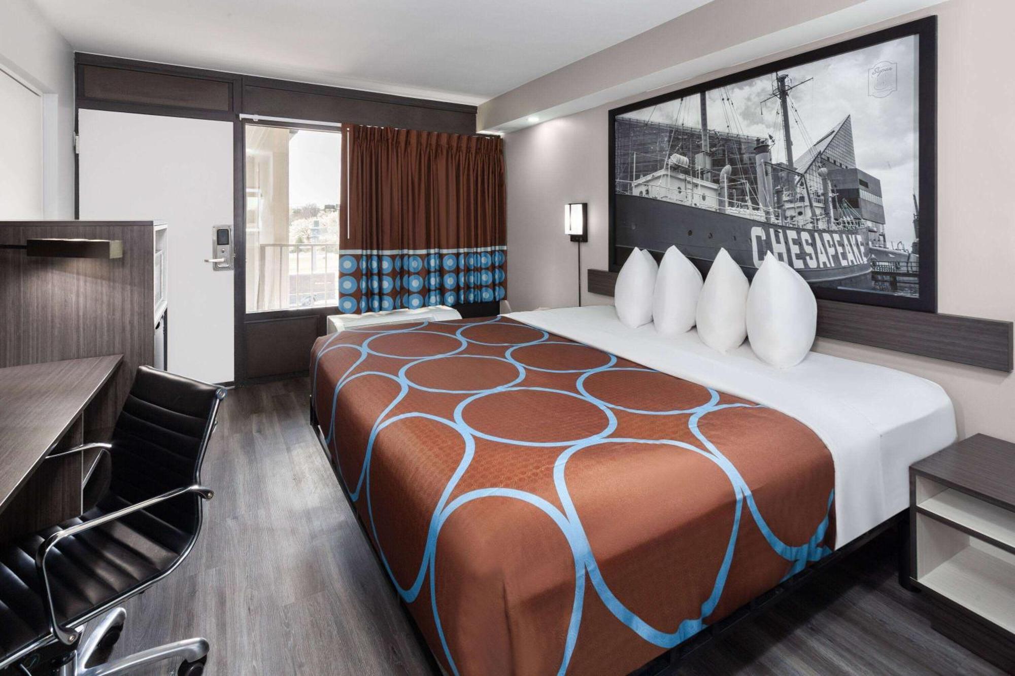 Super 8 By Wyndham Baltimore Northwest Екстериор снимка